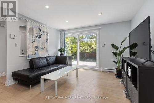 130 - 3040 Constitution Boulevard, Mississauga, ON - Indoor Photo Showing Living Room