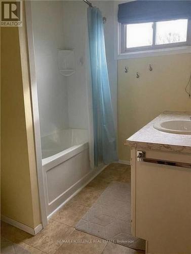 7 Dunnett Boulevard, Belleville, ON - Indoor Photo Showing Bathroom