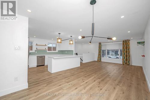 3346 Hannibal Road, Burlington (Palmer), ON - Indoor Photo Showing Kitchen