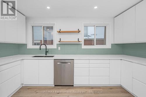 3346 Hannibal Road, Burlington (Palmer), ON - Indoor Photo Showing Kitchen With Double Sink