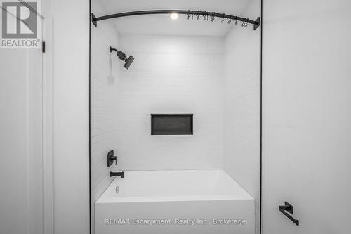 3346 Hannibal Road, Burlington (Palmer), ON -  Photo Showing Bathroom