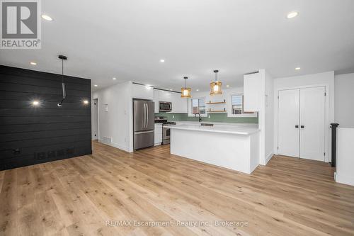 3346 Hannibal Road, Burlington (Palmer), ON - Indoor Photo Showing Kitchen