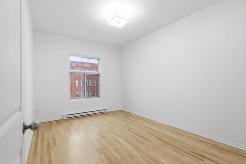 Chambre à coucher - 5-5625 Av. Du Parc, Montréal (Le Plateau-Mont-Royal), QC - Indoor Photo Showing Other Room