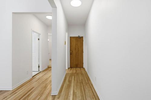 Hall - 5-5625 Av. Du Parc, Montréal (Le Plateau-Mont-Royal), QC - Indoor Photo Showing Other Room