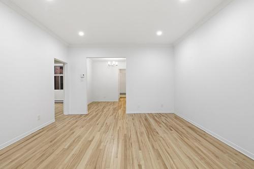 Living room - 7-5625 Av. Du Parc, Montréal (Le Plateau-Mont-Royal), QC - Indoor Photo Showing Other Room