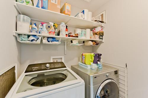 Salle de lavage - 168 Rue Des Érables, Eastman, QC - Indoor Photo Showing Laundry Room