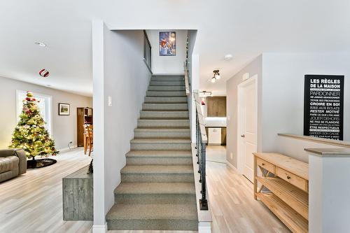 Hall d'entrée/Vestibule - 168 Rue Des Érables, Eastman, QC - Indoor Photo Showing Other Room