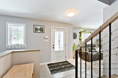 Hall d'entrée/Vestibule - 168 Rue Des Érables, Eastman, QC - Indoor Photo Showing Other Room