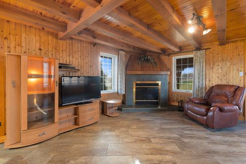 Salon - 2100 Ch. Yamaska, Farnham, QC - Indoor Photo Showing Living Room With Fireplace