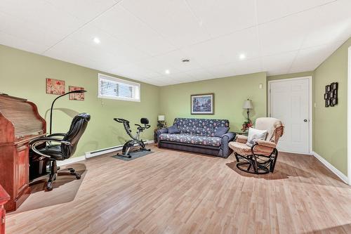 Salle familiale - 15 Rue Louis-Fréchette, Saint-Jean-Sur-Richelieu, QC - Indoor