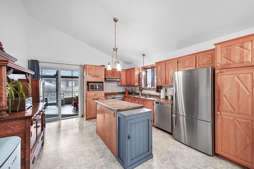 Cuisine - 16 9E Avenue, Saint-Blaise-Sur-Richelieu, QC - Indoor Photo Showing Kitchen With Double Sink