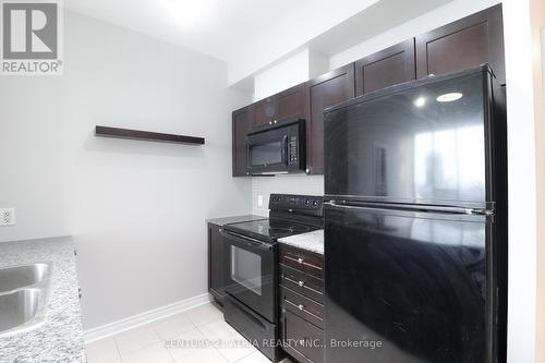 3108 - 3525 Kariya Drive, Mississauga, ON - Indoor Photo Showing Kitchen