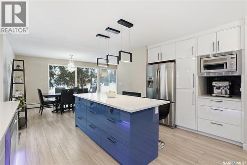 257 Campion Crescent, Saskatoon, SK - Indoor Photo Showing Kitchen With Stainless Steel Kitchen With Upgraded Kitchen
