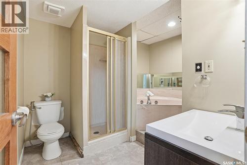 257 Campion Crescent, Saskatoon, SK - Indoor Photo Showing Bathroom