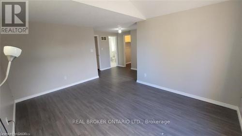 39 Sable Drive, Hamilton, ON - Indoor Photo Showing Other Room