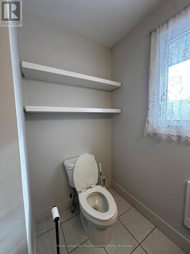 22 Springbrook Drive, Peterborough (Monaghan Ward 2), ON - Indoor