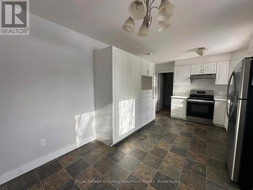 22 Springbrook Drive, Peterborough (Monaghan Ward 2), ON - Indoor Photo Showing Kitchen