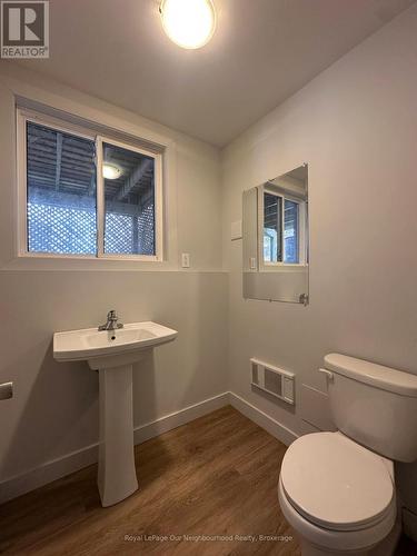 22 Springbrook Drive, Peterborough (Monaghan Ward 2), ON - Indoor Photo Showing Bathroom