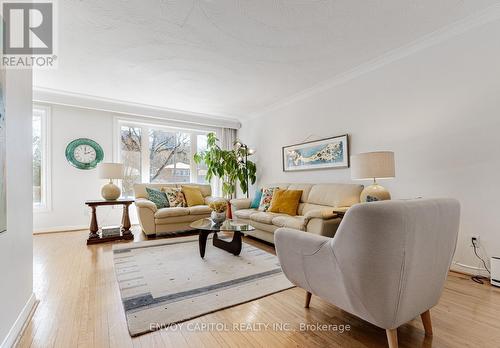 Main - 6 Arrowstook Road, Toronto, ON - Indoor Photo Showing Living Room