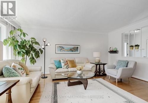 Main - 6 Arrowstook Road, Toronto, ON - Indoor Photo Showing Living Room