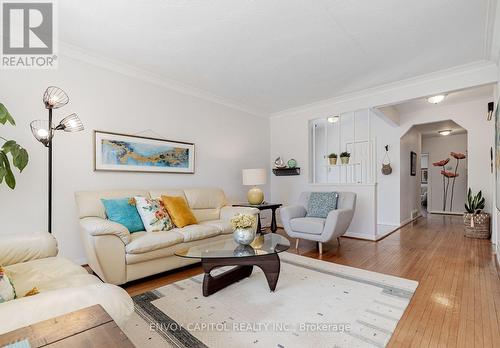Main - 6 Arrowstook Road, Toronto, ON - Indoor Photo Showing Living Room