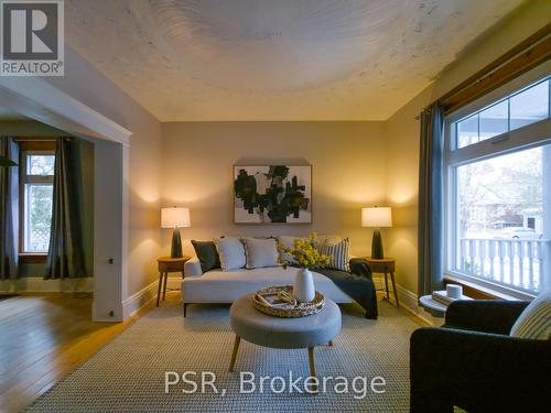 58 Pandora Avenue N, Kitchener, ON - Indoor Photo Showing Living Room