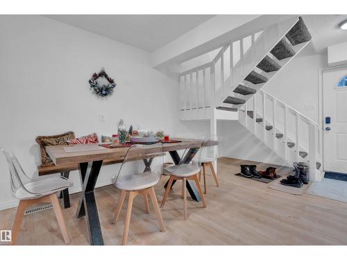 8F MEADOWLARK VG NW  Edmonton, AB T5R 5X3