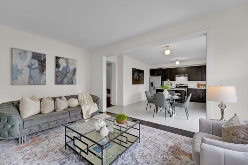 58 Orangeblossom Trail, Brampton, ON - Indoor Photo Showing Living Room