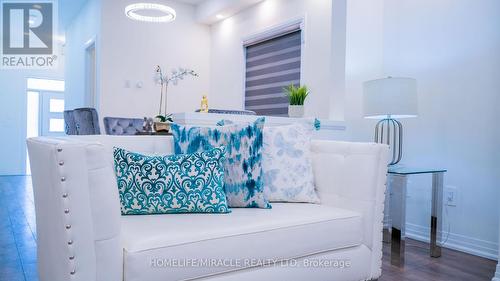 18 Brewis Street, Brant, ON - Indoor Photo Showing Other Room