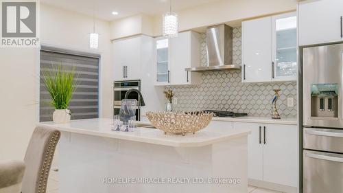 18 Brewis Street, Brant, ON - Indoor Photo Showing Kitchen With Upgraded Kitchen
