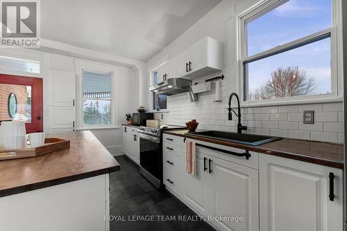 186 Mud Lake Road, Pembroke, ON - Indoor Photo Showing Kitchen With Upgraded Kitchen