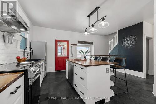 186 Mud Lake Road, Pembroke, ON - Indoor Photo Showing Kitchen