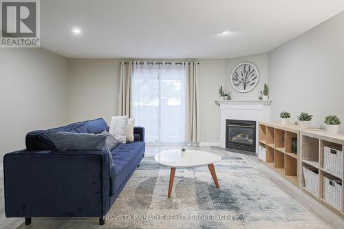 51 - 43 Capulet Walk, London North (North M), ON - Indoor Photo Showing Living Room With Fireplace