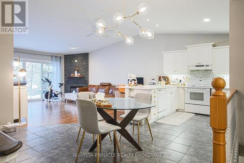 Bright open concept living, dining, and kitchen - 51 - 43 Capulet Walk, London North (North M), ON - Indoor