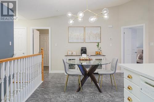 51 - 43 Capulet Walk, London North (North M), ON - Indoor Photo Showing Dining Room