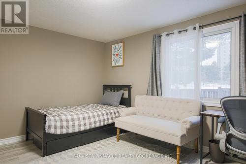 51 - 43 Capulet Walk, London North (North M), ON - Indoor Photo Showing Bedroom