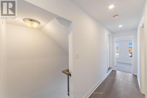 Photo for reference. Actual finishes may differ. - 48 - 2140 Trafalgar Road, Oakville (Ro River Oaks), ON - Indoor Photo Showing Other Room