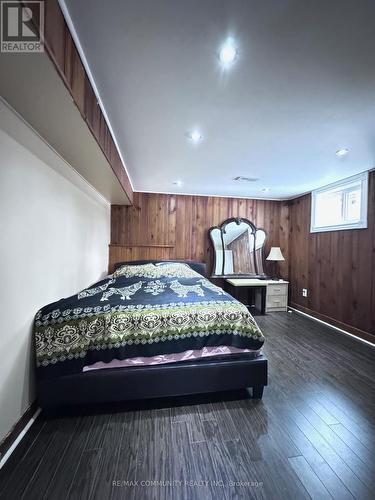 Bsmt - 10 Oakridge Drive, Toronto, ON - Indoor Photo Showing Bedroom