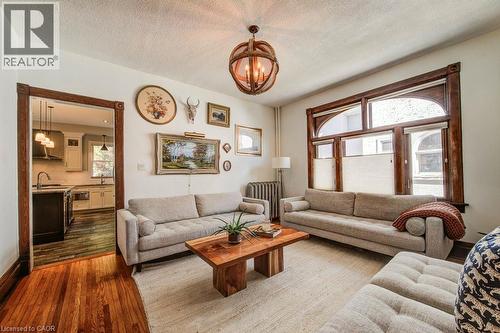 350 Queen Street S, Kitchener, ON - Indoor Photo Showing Living Room