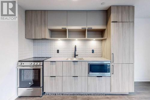 608 - 60 Tannery Road, Toronto, ON - Indoor Photo Showing Kitchen With Upgraded Kitchen