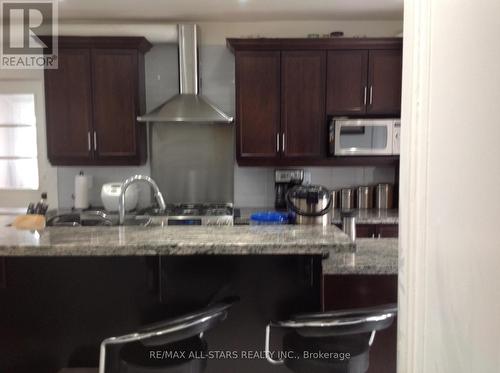1 St James Place, Hamilton, ON - Indoor Photo Showing Kitchen