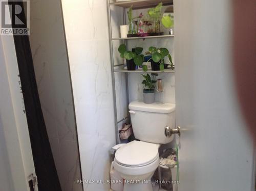 1 St James Place, Hamilton, ON - Indoor Photo Showing Bathroom