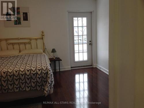 1 St James Place, Hamilton, ON - Indoor Photo Showing Bedroom