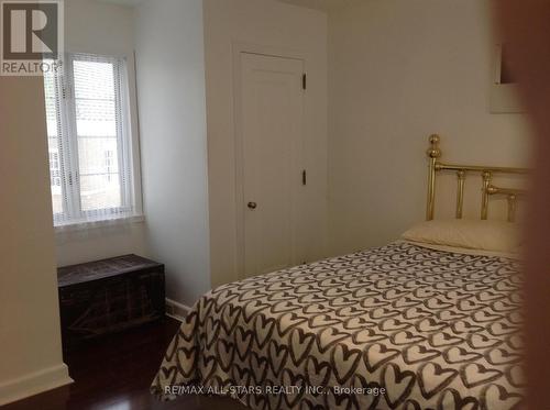 1 St James Place, Hamilton, ON - Indoor Photo Showing Bedroom