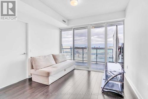 417 - 50 O'Neil Road, Toronto, ON - Indoor Photo Showing Living Room