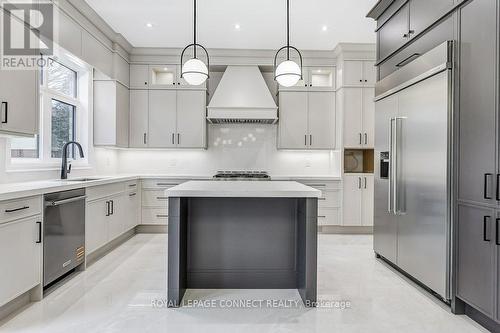 391 Rosebank Road, Pickering, ON - Indoor Photo Showing Kitchen With Upgraded Kitchen