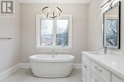 391 Rosebank Road, Pickering, ON - Indoor Photo Showing Bathroom
