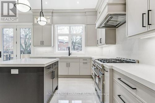 391 Rosebank Road, Pickering, ON - Indoor Photo Showing Kitchen With Upgraded Kitchen