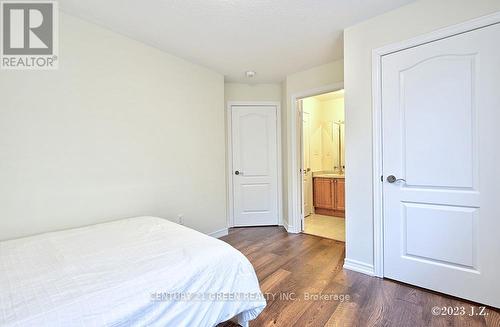 5384 Valhalla Crescent, Mississauga, ON - Indoor Photo Showing Bedroom