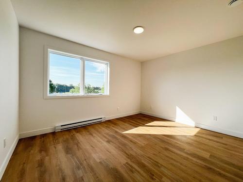 Bedroom - 60 Rue Gélinas, Saint-Boniface, QC - Indoor Photo Showing Other Room